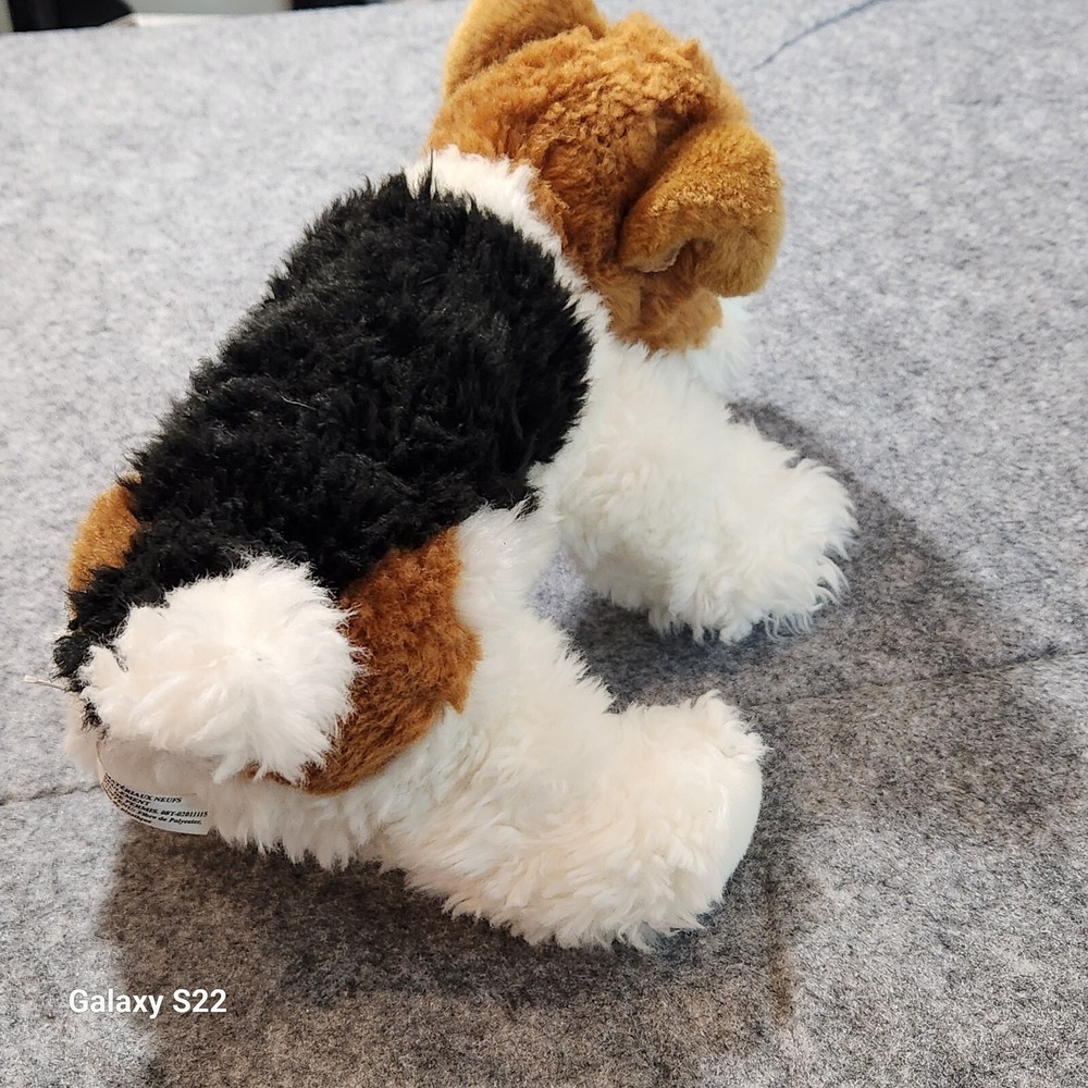 Hands on a Ganz Plush Dog Tricolor Terrier Stuffed Animal White Brown Black - Picture 6 of 11